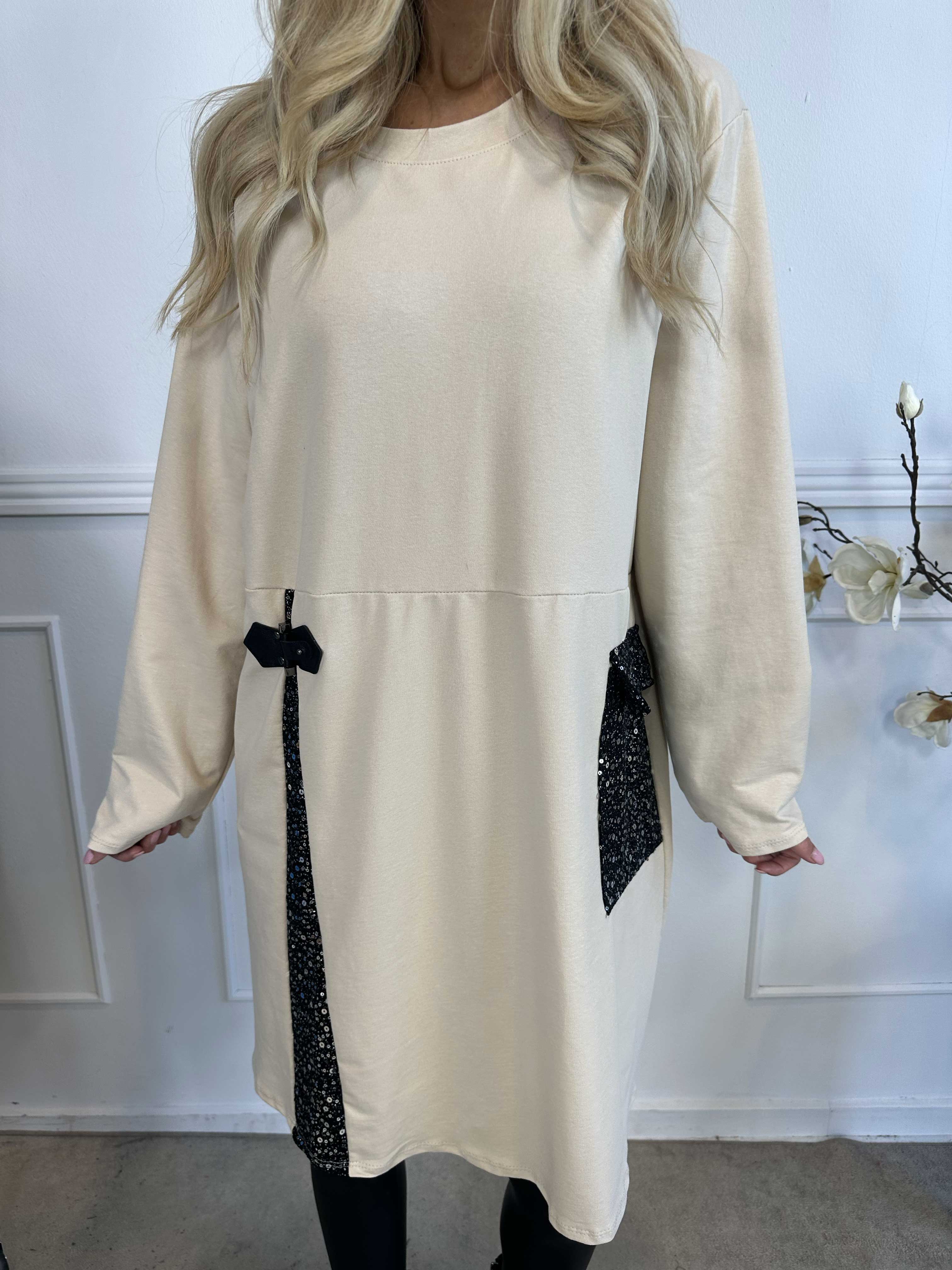 Micha - Klänning i bomull utsmyckad med paljetter